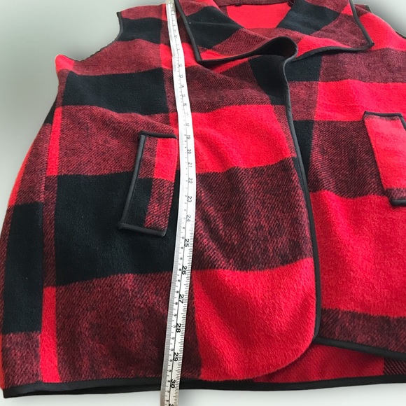 Open Front Buffalo Plaid Flannel Vest - Picture 9 of 10